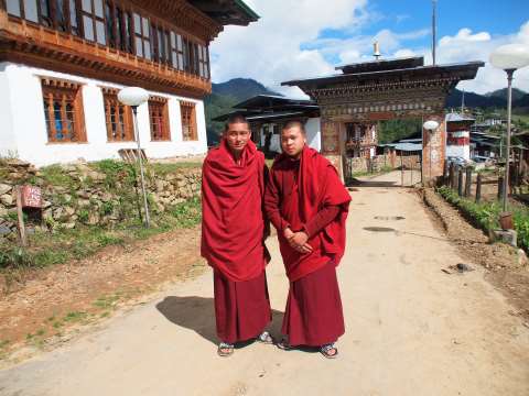 Gangteng Monastery monks